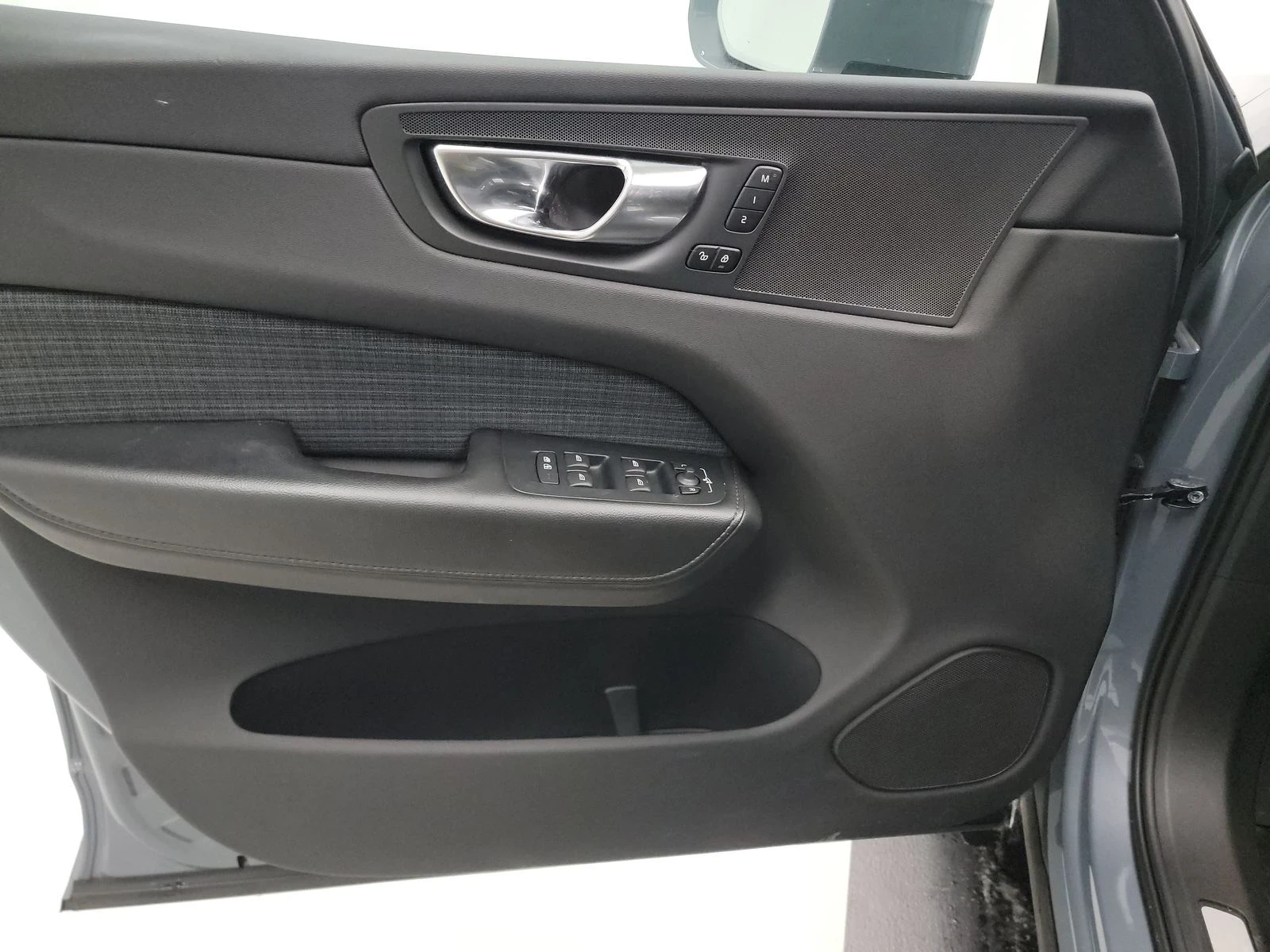 Volvo XC60 Recharge Plug-In Hybrid T8 Inscription Expression - изображение 9