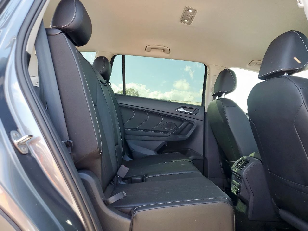 VW Tiguan 2.0* FULL - изображение 9