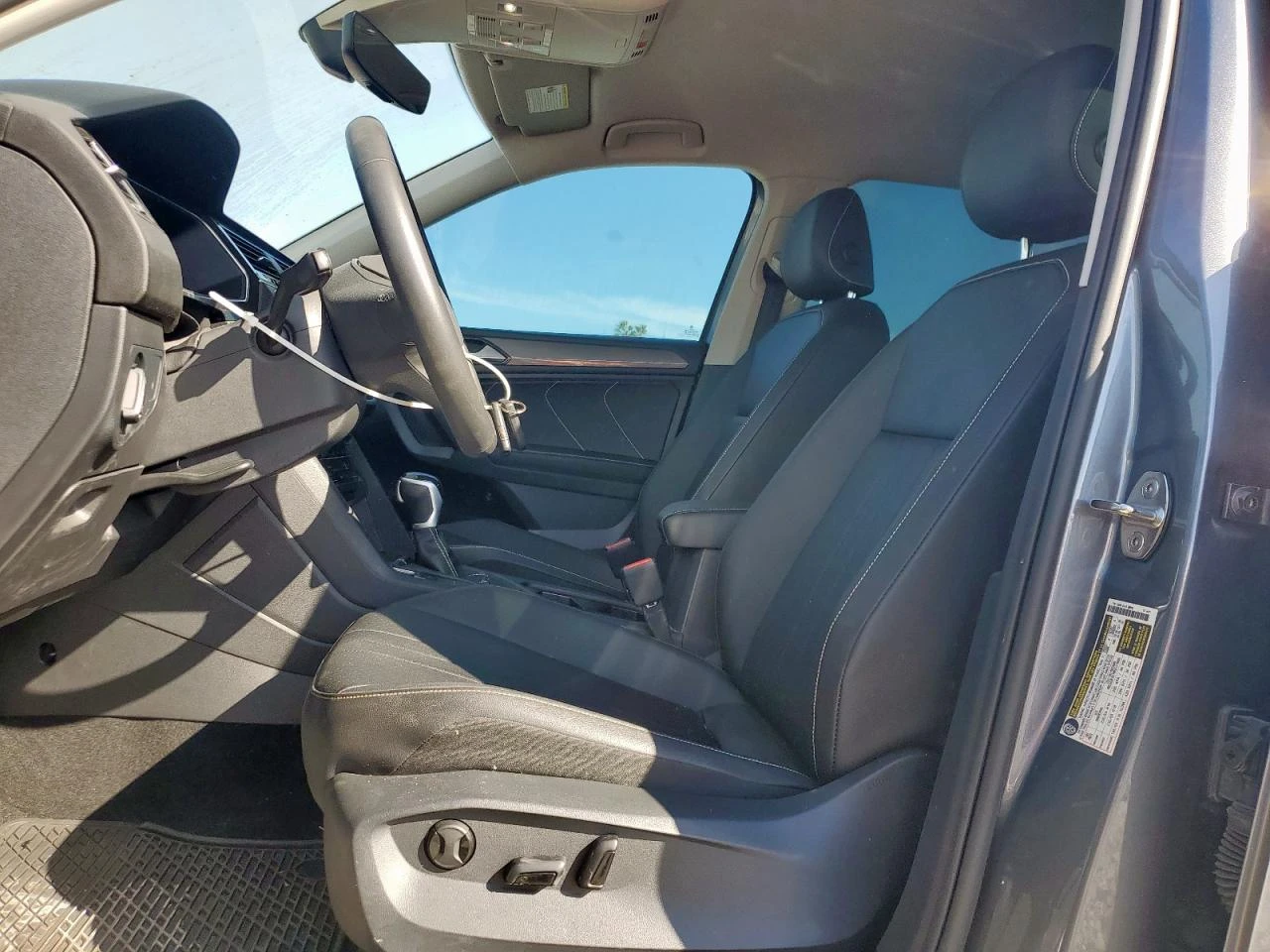 VW Tiguan 2.0* FULL - изображение 8