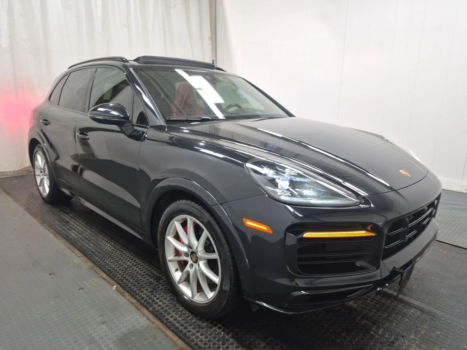 Porsche Cayenne GTS АВТО КРЕДИТ, снимка 2 - Автомобили и джипове - 53949576