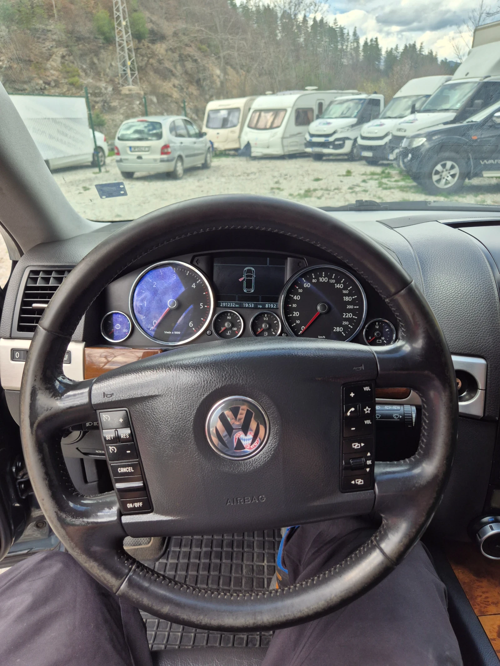 VW Touareg, снимка 13 - Автомобили и джипове - 54127117