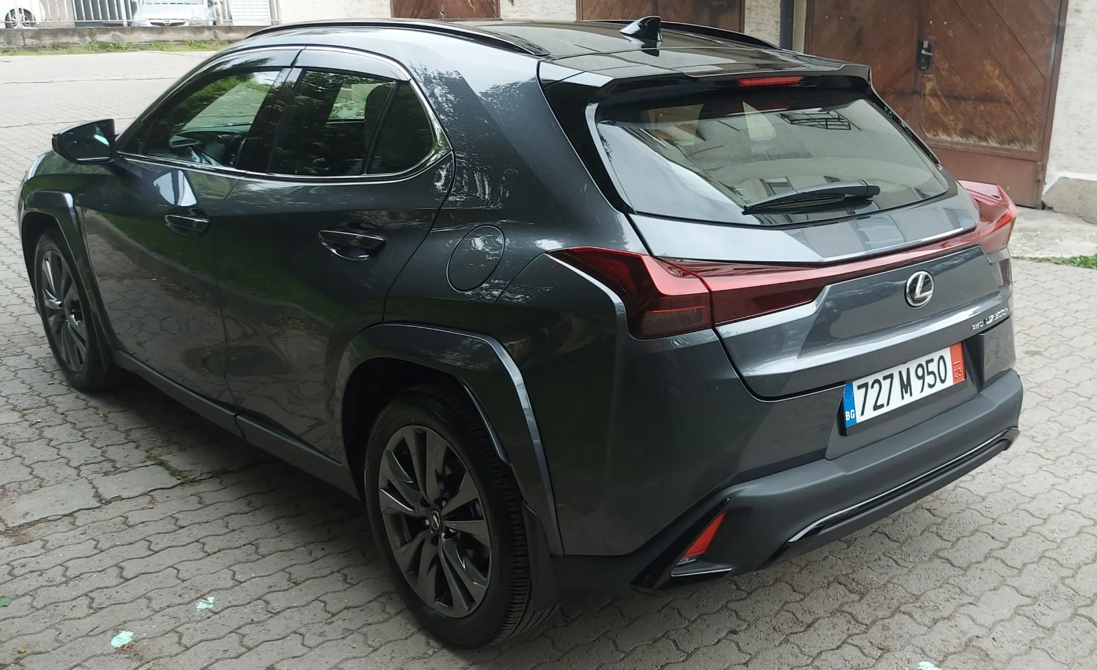Lexus UX 300h AWD f-sport, снимка 5 - Автомобили и джипове - 54687800