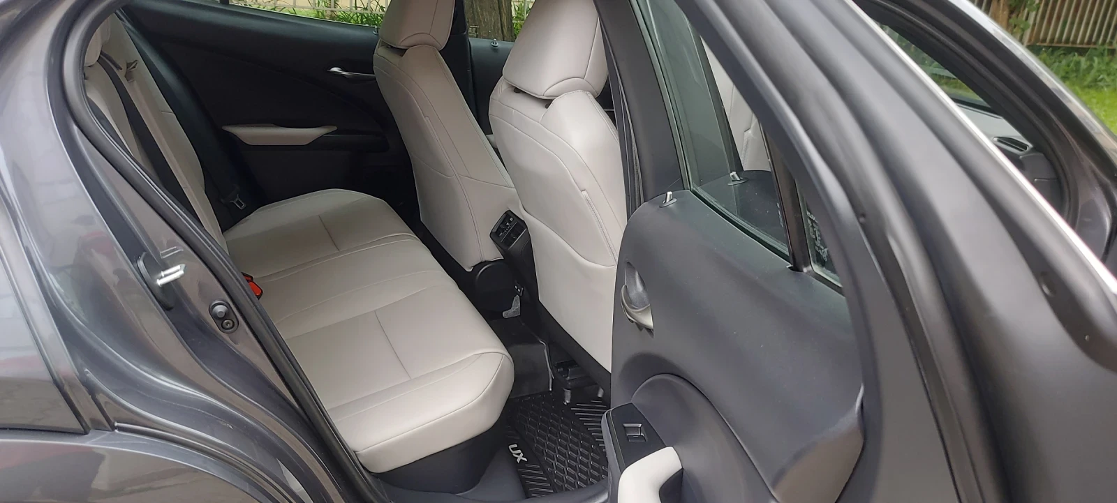 Lexus UX 300h AWD f-sport, снимка 9 - Автомобили и джипове - 54687800