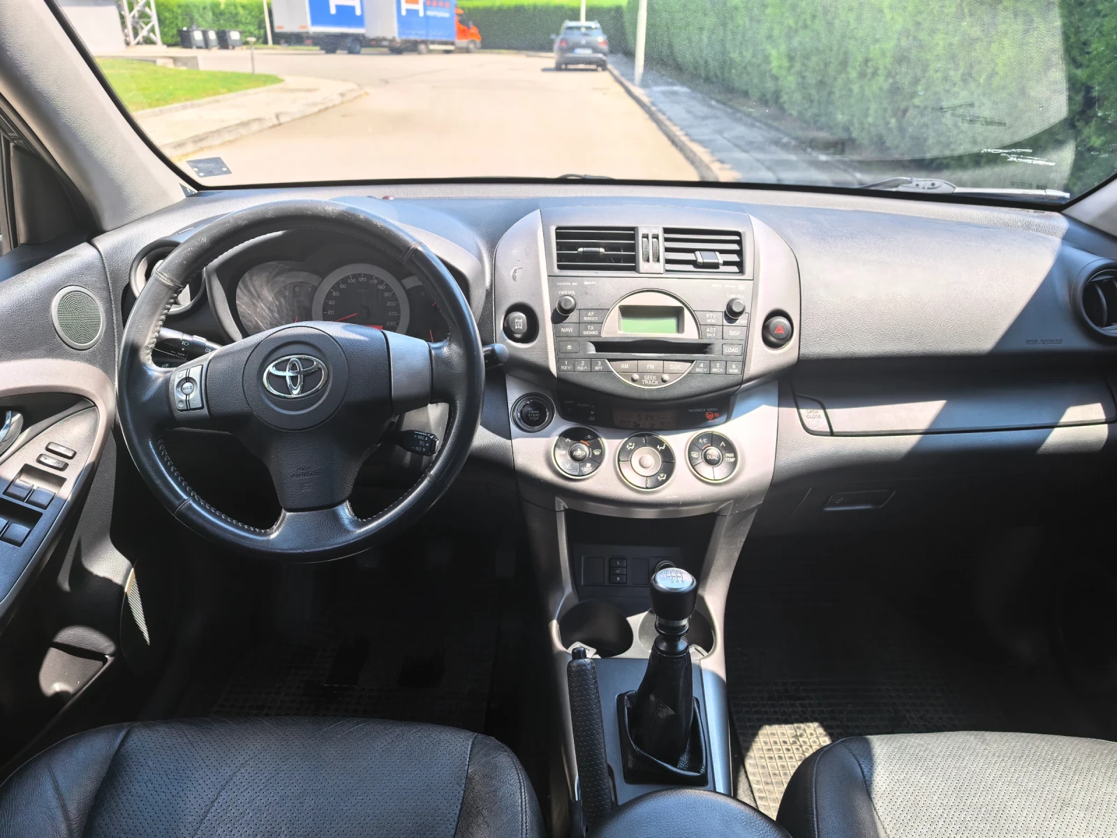 Toyota Rav4 2.2 d-4d 4х4 Luxury 136к.с. keyless, снимка 11 - Автомобили и джипове - 55615385