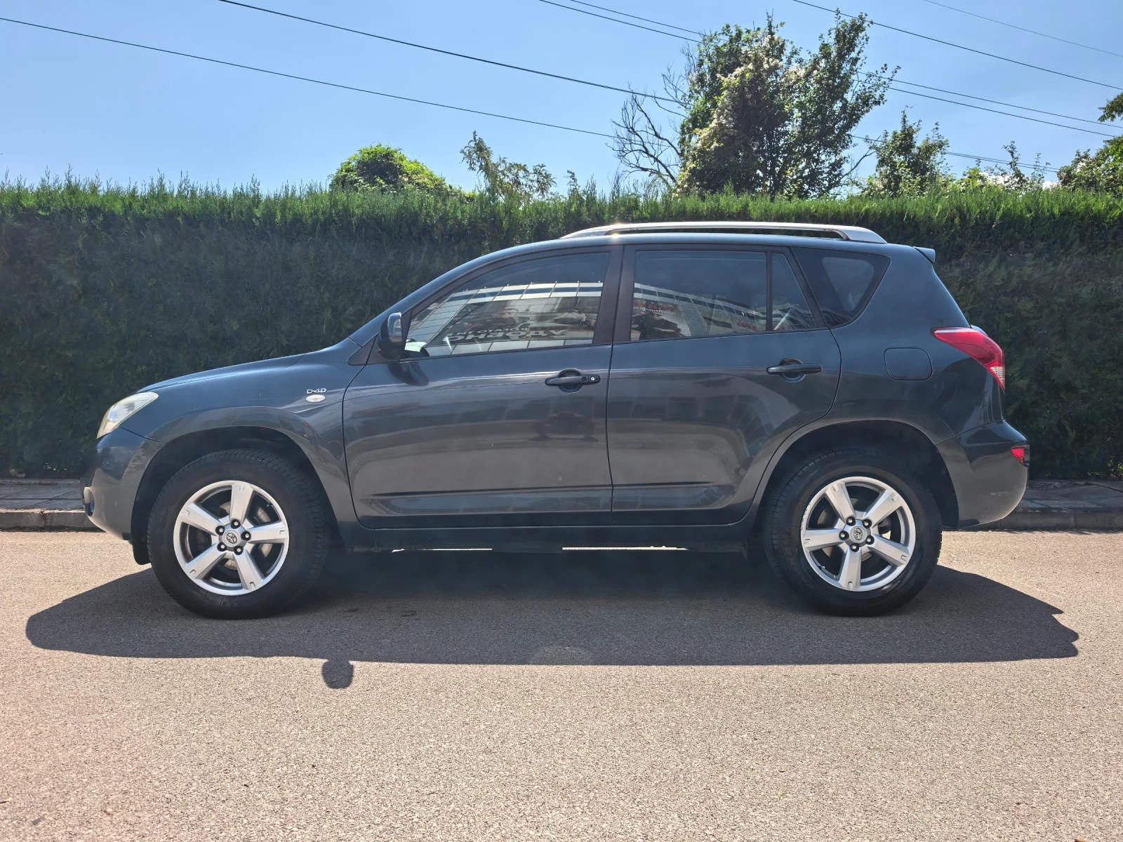 Toyota Rav4 2.2 d-4d 4х4 Luxury 136к.с. keyless, снимка 7 - Автомобили и джипове - 55615385