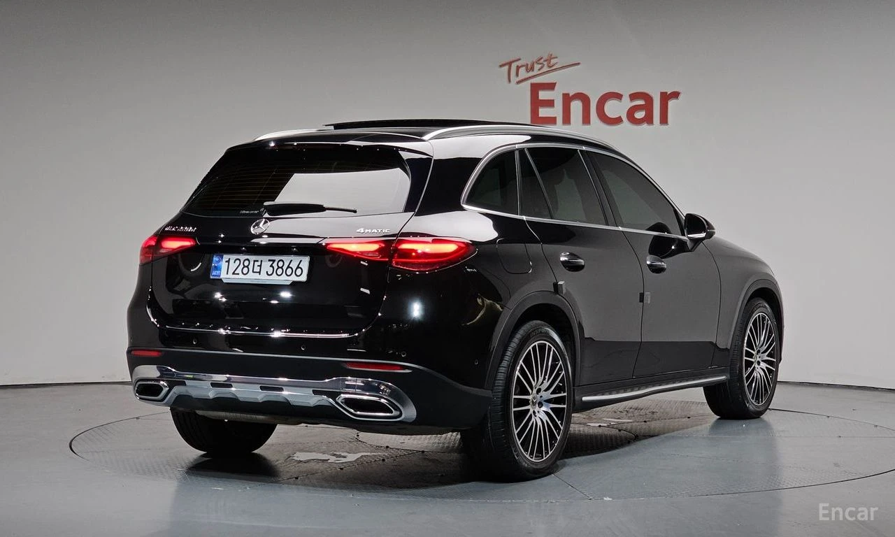 Mercedes-Benz GLC 220 d* 4MATIC* ХЕДЪП* ОБДУХВАНЕ* 360 КАМЕРИ* КРАЙНА ЦЕ, снимка 3 - Автомобили и джипове - 55995601