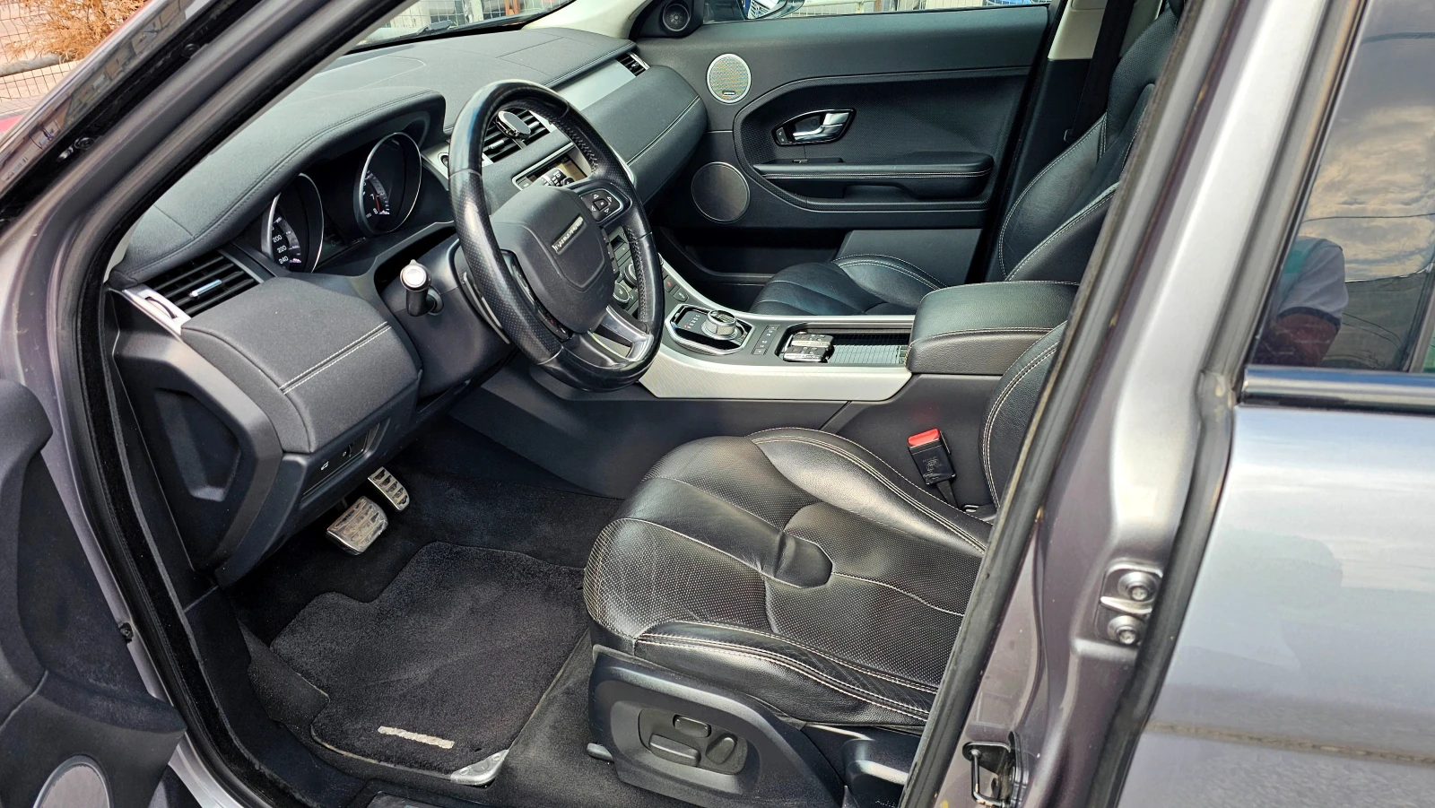 Land Rover Range Rover Evoque 2.0Si4-241kc-4x4, снимка 7 - Автомобили и джипове - 56164247
