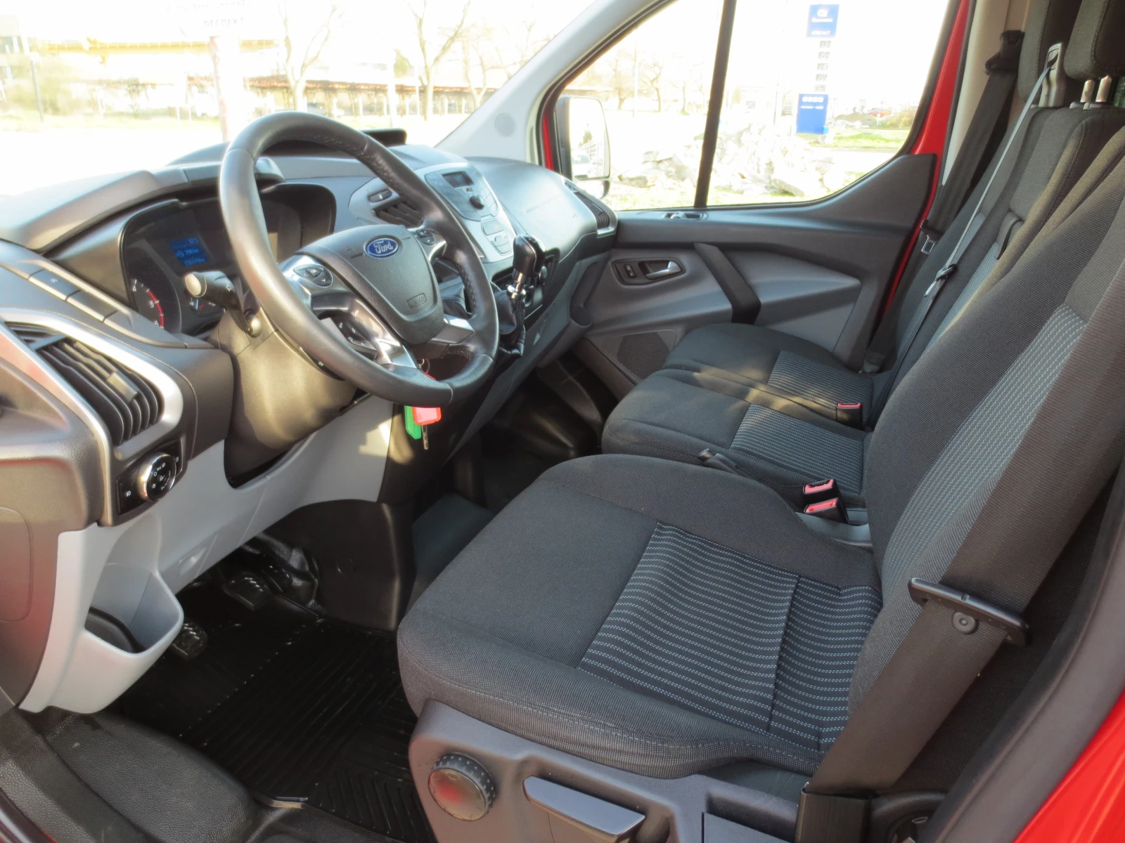 Ford Transit Custom 2.2 TDCI* MAXI* , снимка 9 - Бусове и автобуси - 53876251