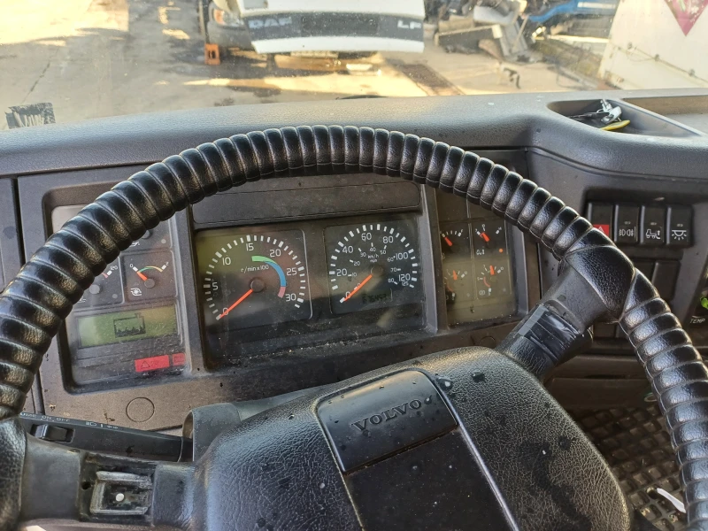 Volvo Fl 220 на части, снимка 3 - Камиони - 48908823