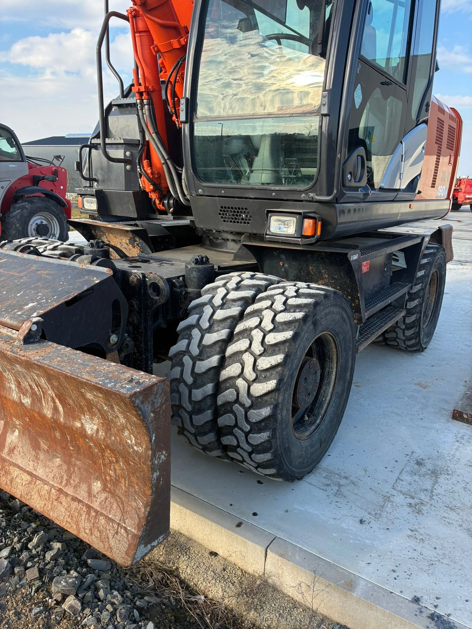 Багер Hitachi ZX 190 W-6 ЛИЗИНГ, снимка 4 - Индустриална техника - 53931369