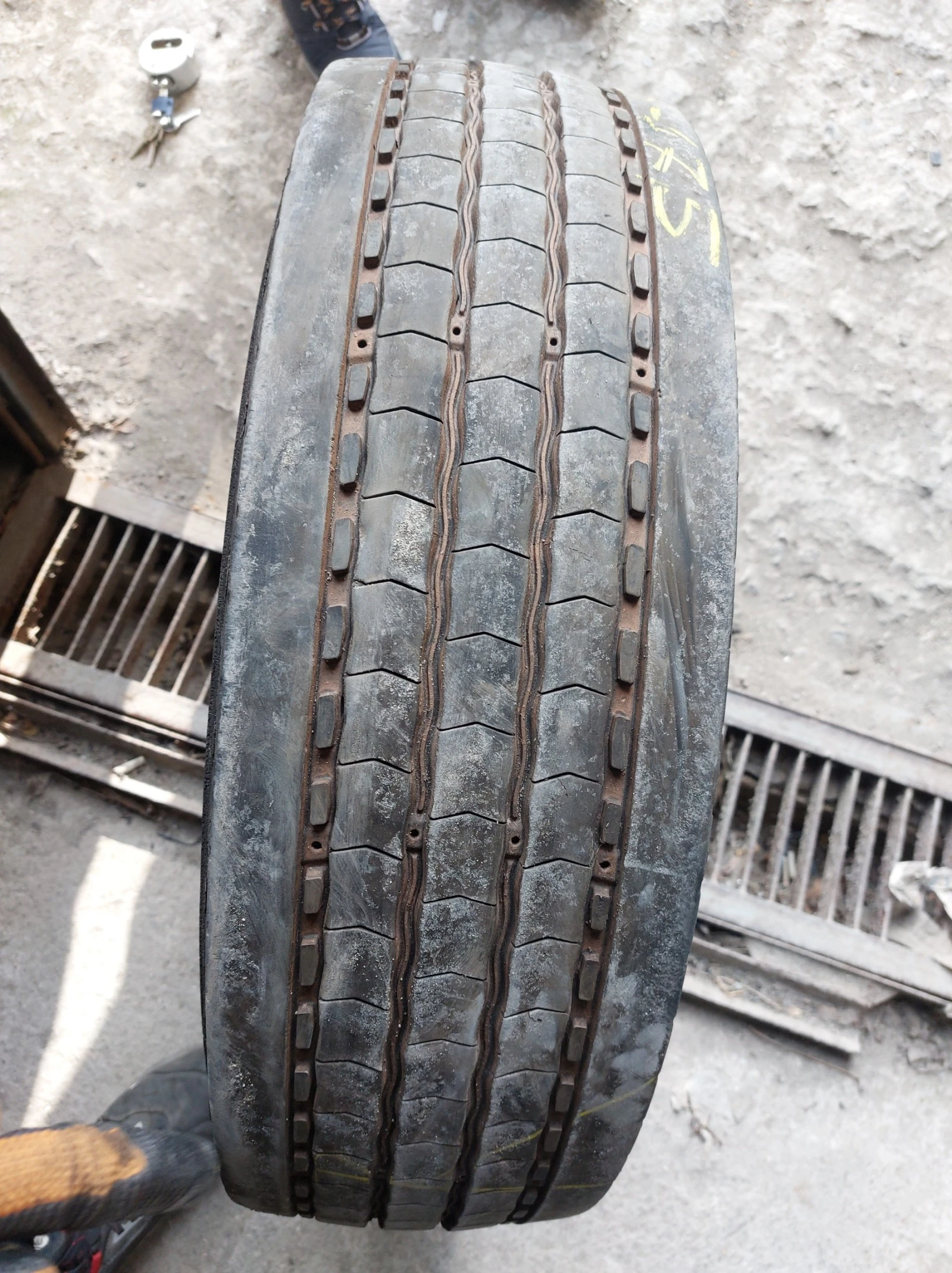 ���� 205/75R17.5 | Mobile.bg � ����������� 3