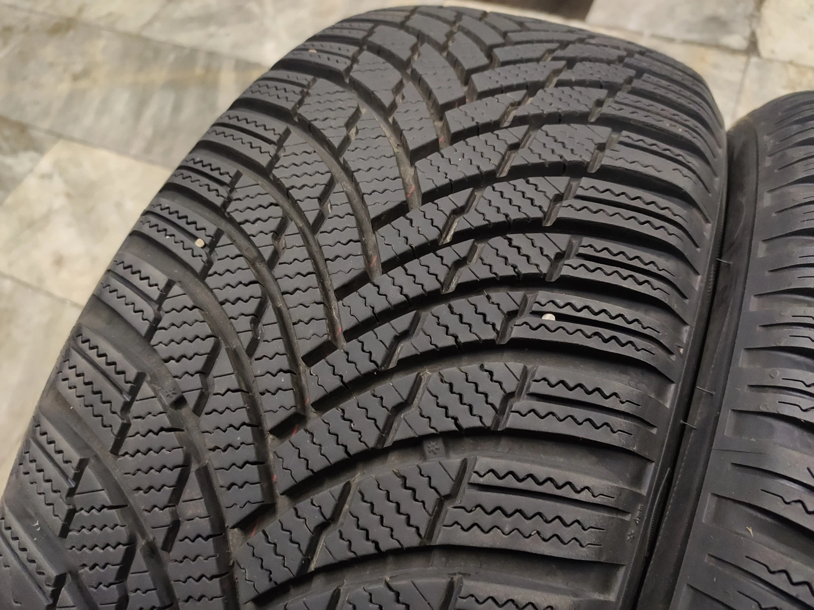  215/50R18 | Mobile.bg   1