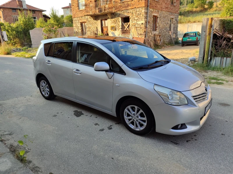 Toyota Verso, снимка 2 - Автомобили и джипове - 47137460