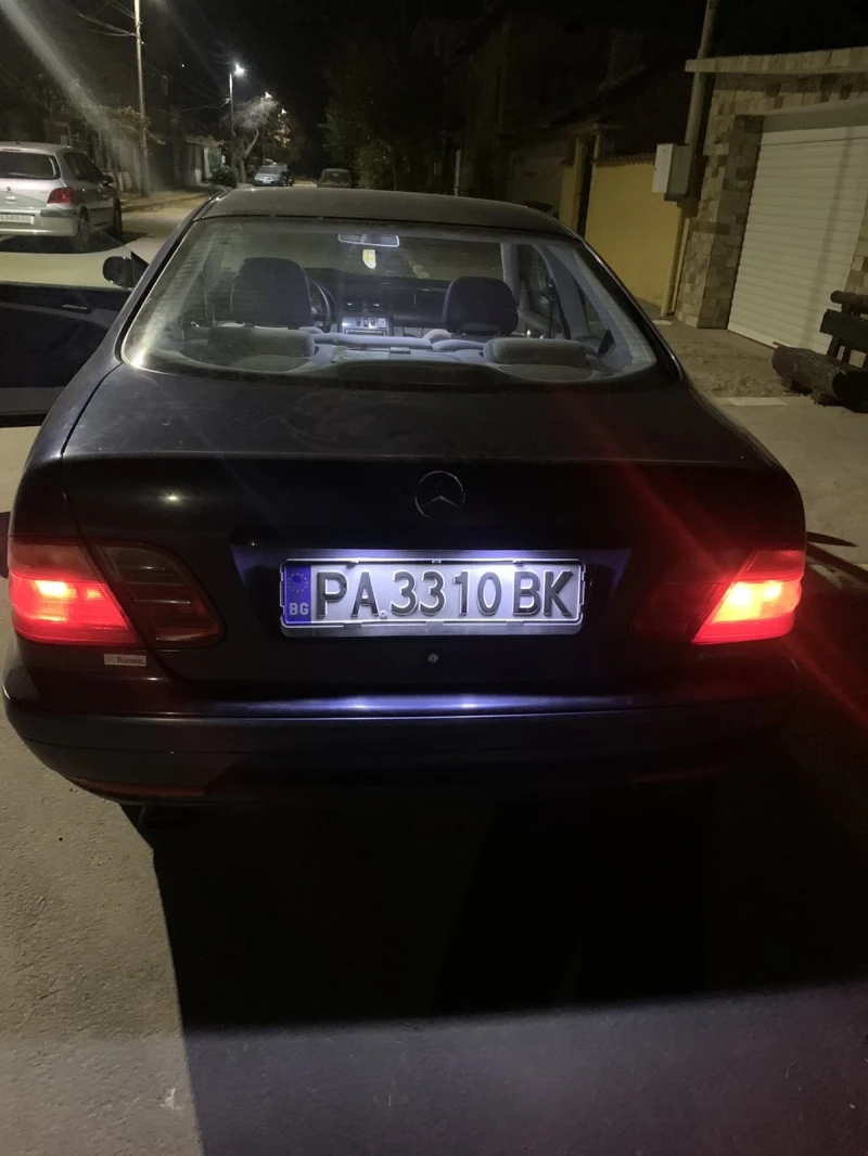 Mercedes-Benz CLK E83, снимка 7 - Автомобили и джипове - 47896404