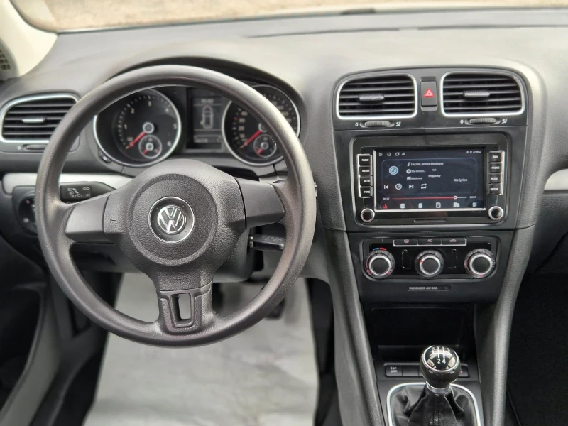 VW Golf, снимка 8 - Автомобили и джипове - 48618522