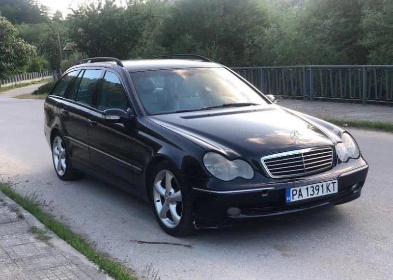 Mercedes-Benz C 220, снимка 2 - Автомобили и джипове - 52667140