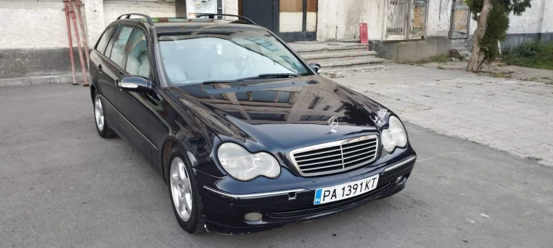 Mercedes-Benz C 220, снимка 3 - Автомобили и джипове - 52667140