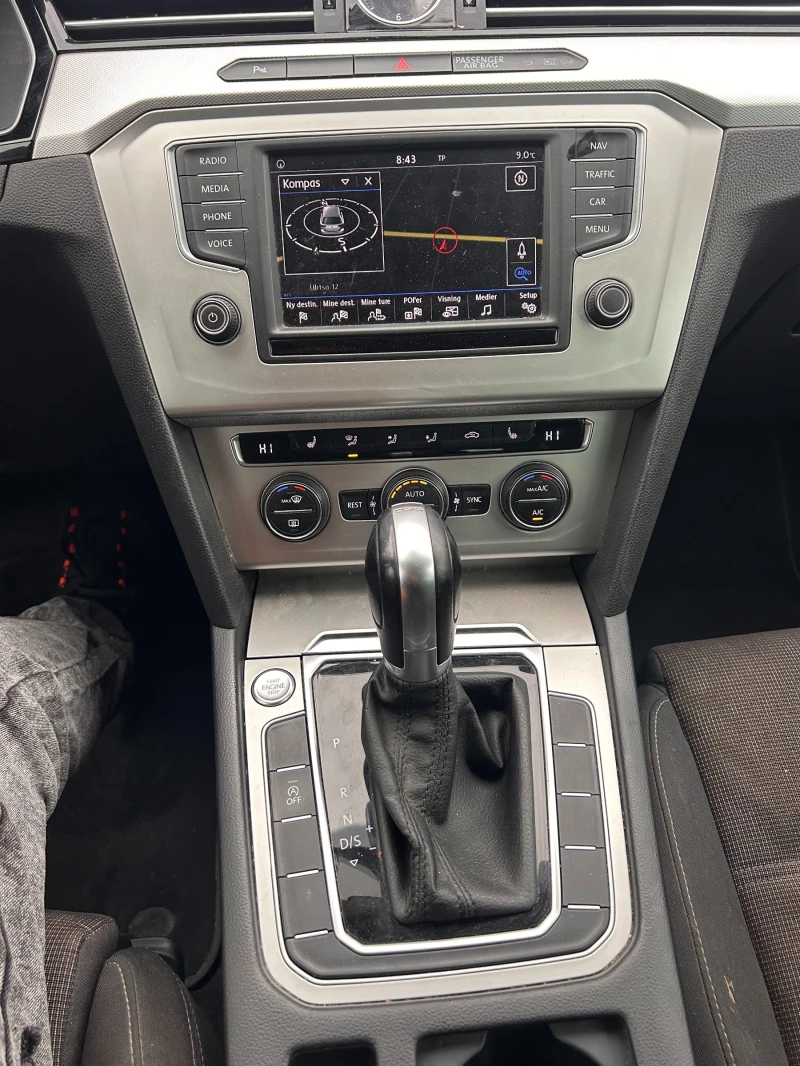 VW Passat 2.0TDI AVTOMAT/NAVI EURO 6, снимка 12 - Автомобили и джипове - 51922307