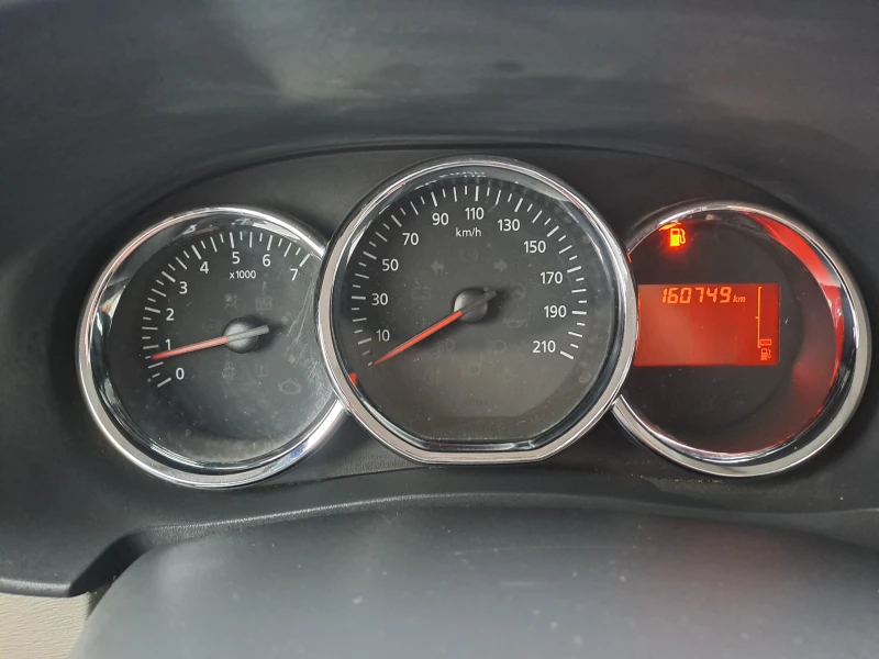 Dacia Lodgy 1.5 dci, снимка 14 - Автомобили и джипове - 53114466