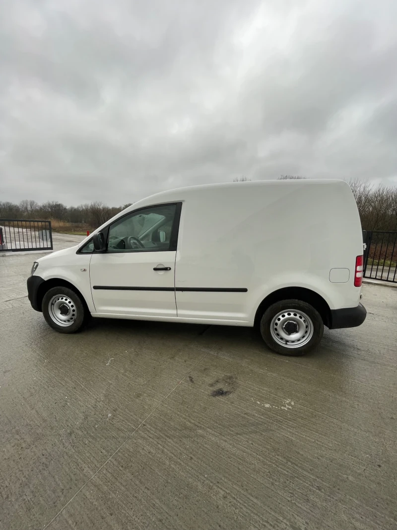 VW Caddy 1.6TDI-102к.с., снимка 8 - Автомобили и джипове - 53123591