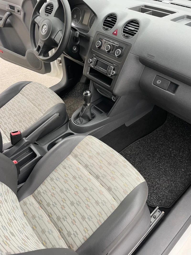 VW Caddy 1.6TDI-102к.с., снимка 13 - Автомобили и джипове - 53123591