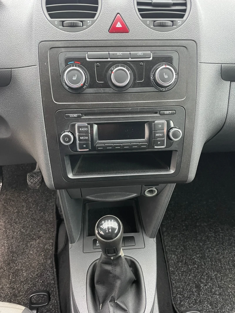 VW Caddy 1.6TDI-102к.с., снимка 15 - Автомобили и джипове - 53123591