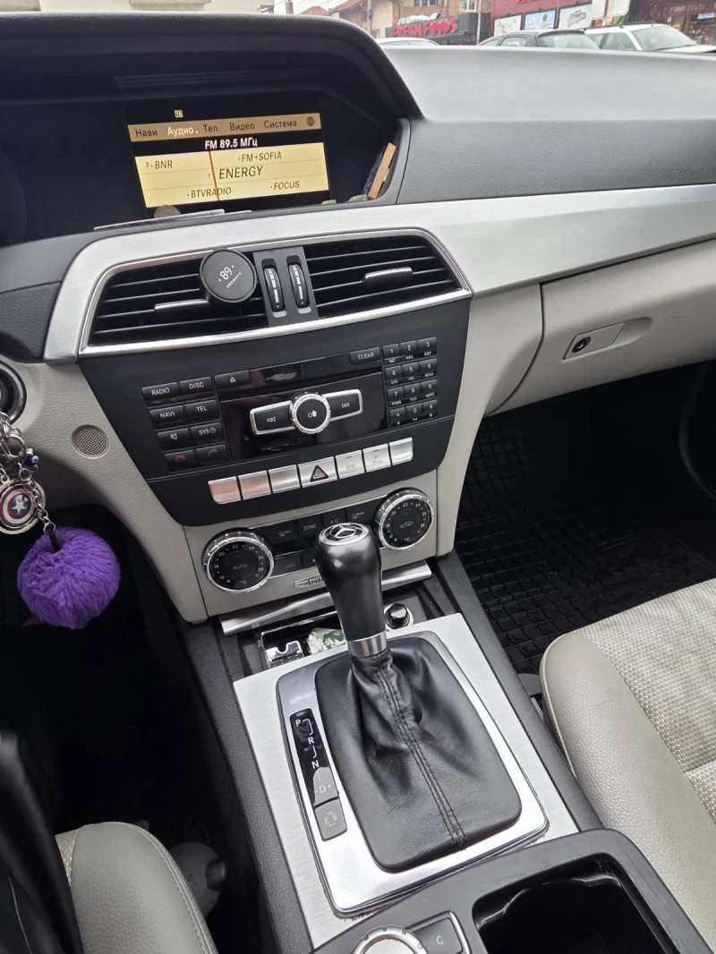 Mercedes-Benz C 220, снимка 15 - Автомобили и джипове - 53201159