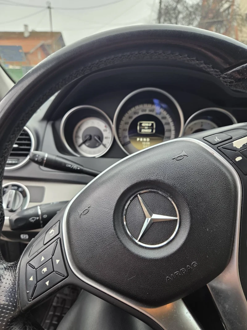 Mercedes-Benz C 220, снимка 9 - Автомобили и джипове - 53201159