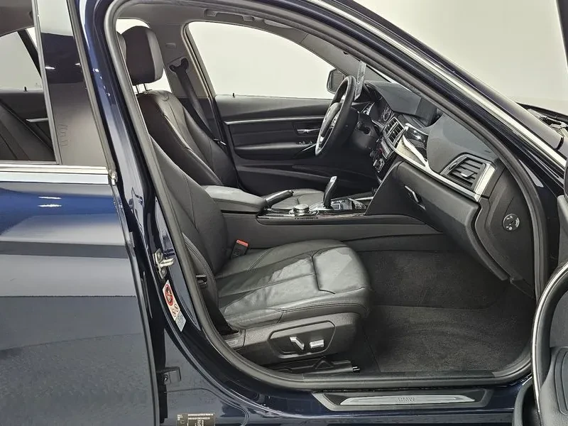 BMW 320 I Luxury, снимка 11 - Автомобили и джипове - 56069873