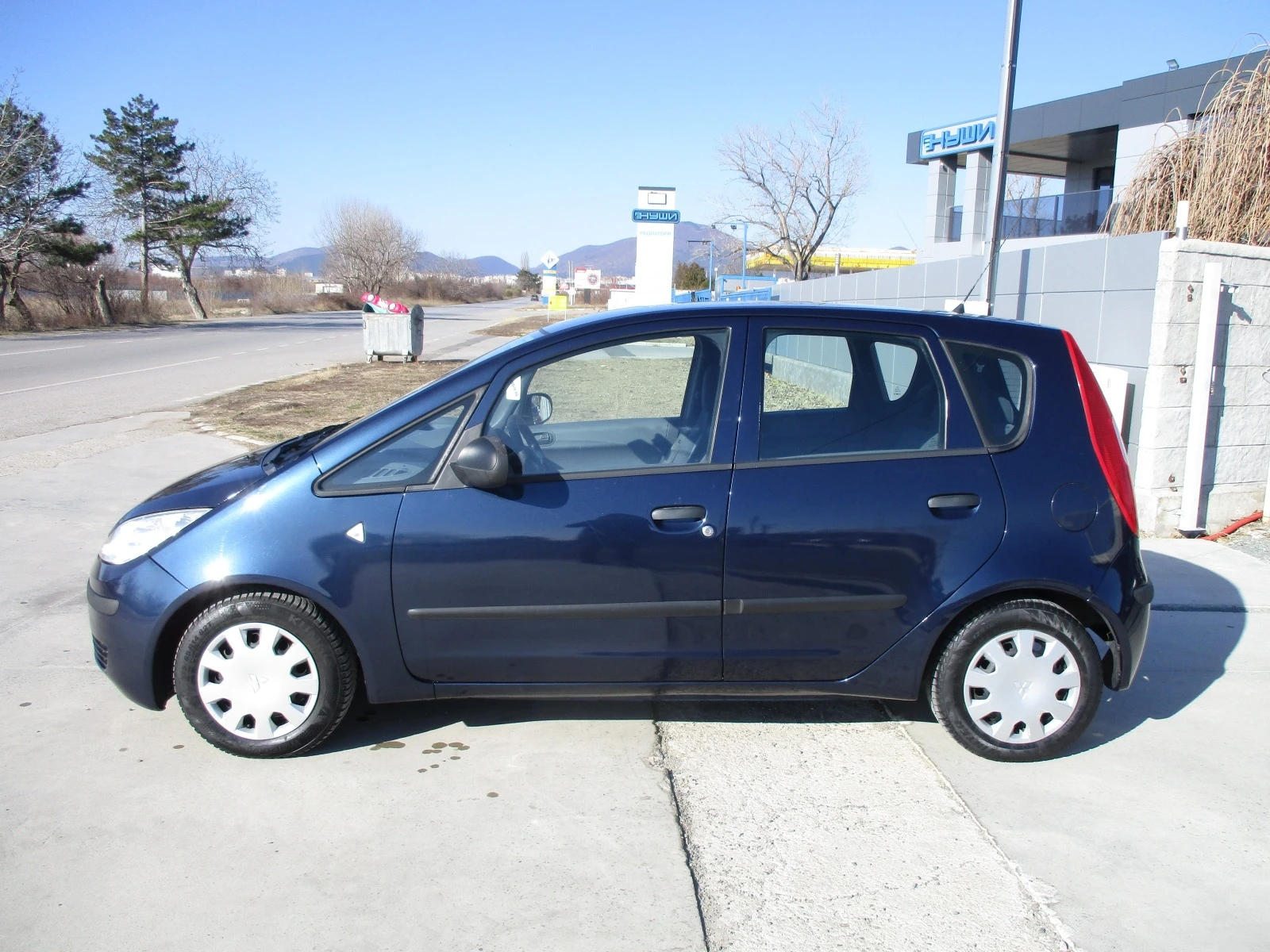 Mitsubishi Colt 1.1 - изображение 7