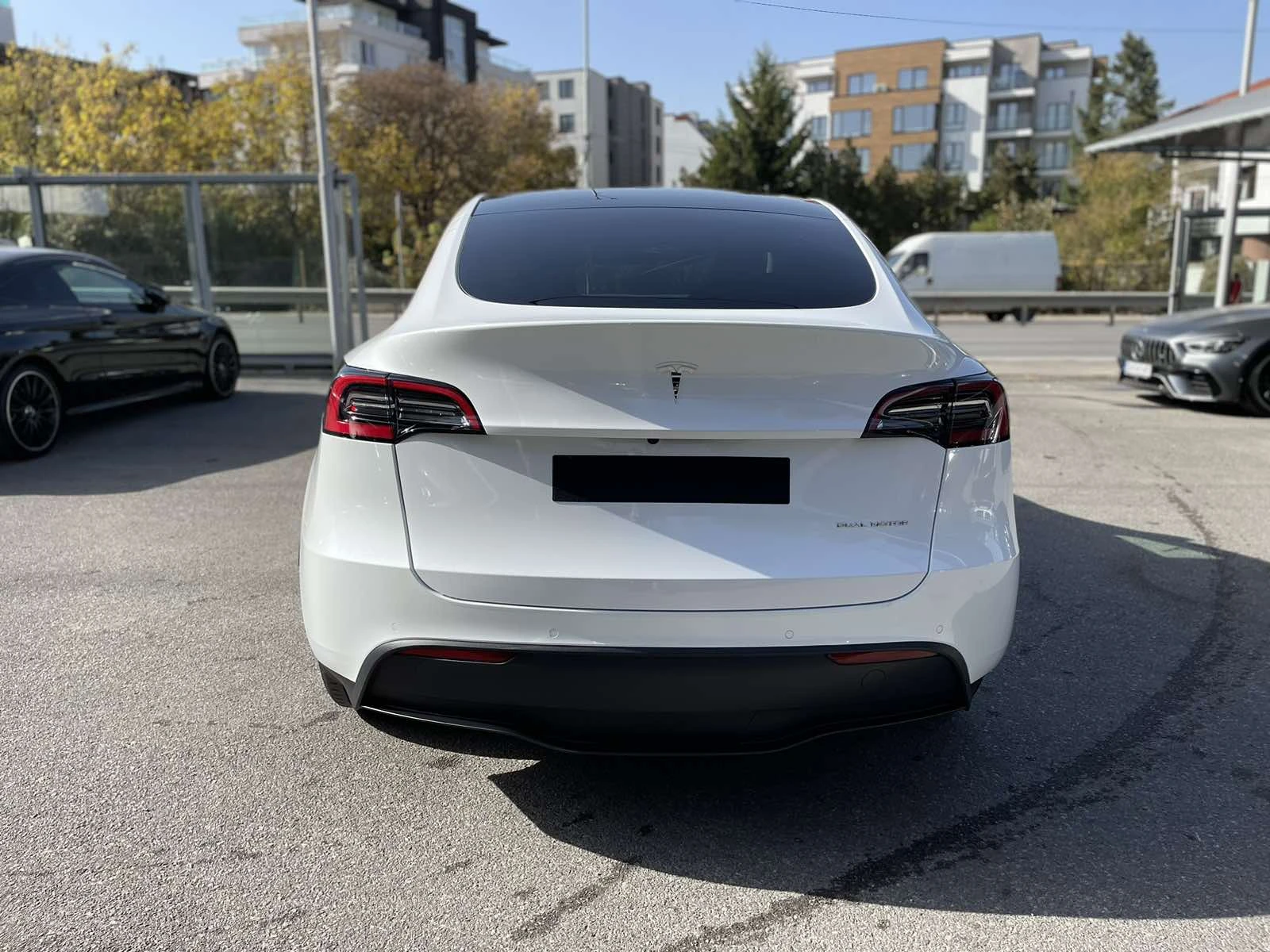 Tesla Model Y Dual Motor AWD - изображение 8