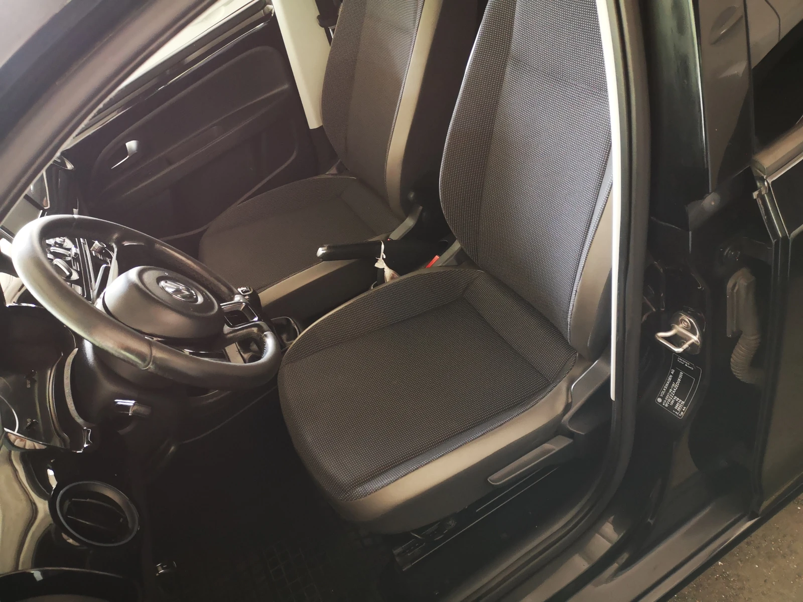 VW Up 1.0 - изображение 10