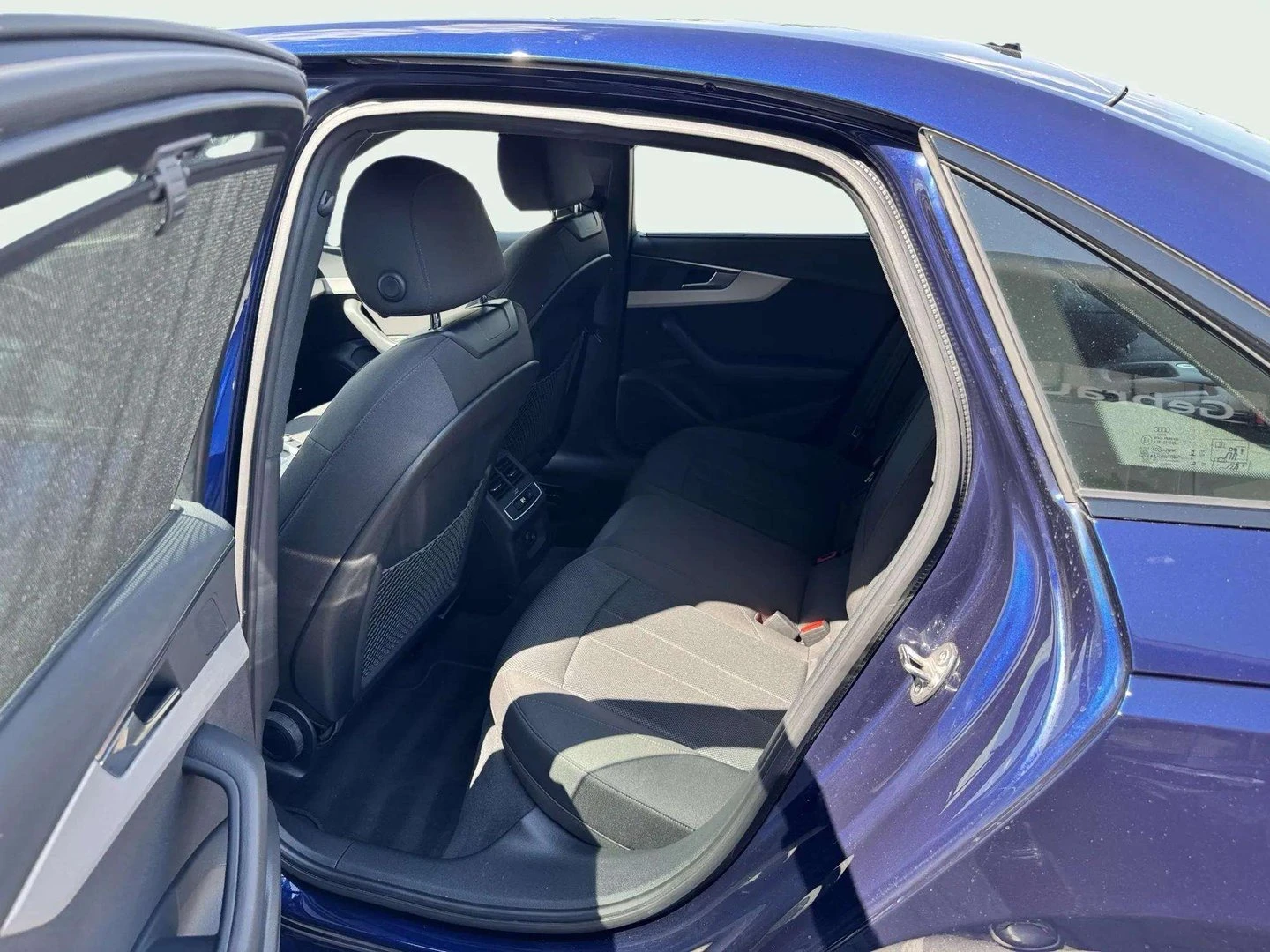 Audi A4 Limousine advanced 40 TDIquattro - изображение 8