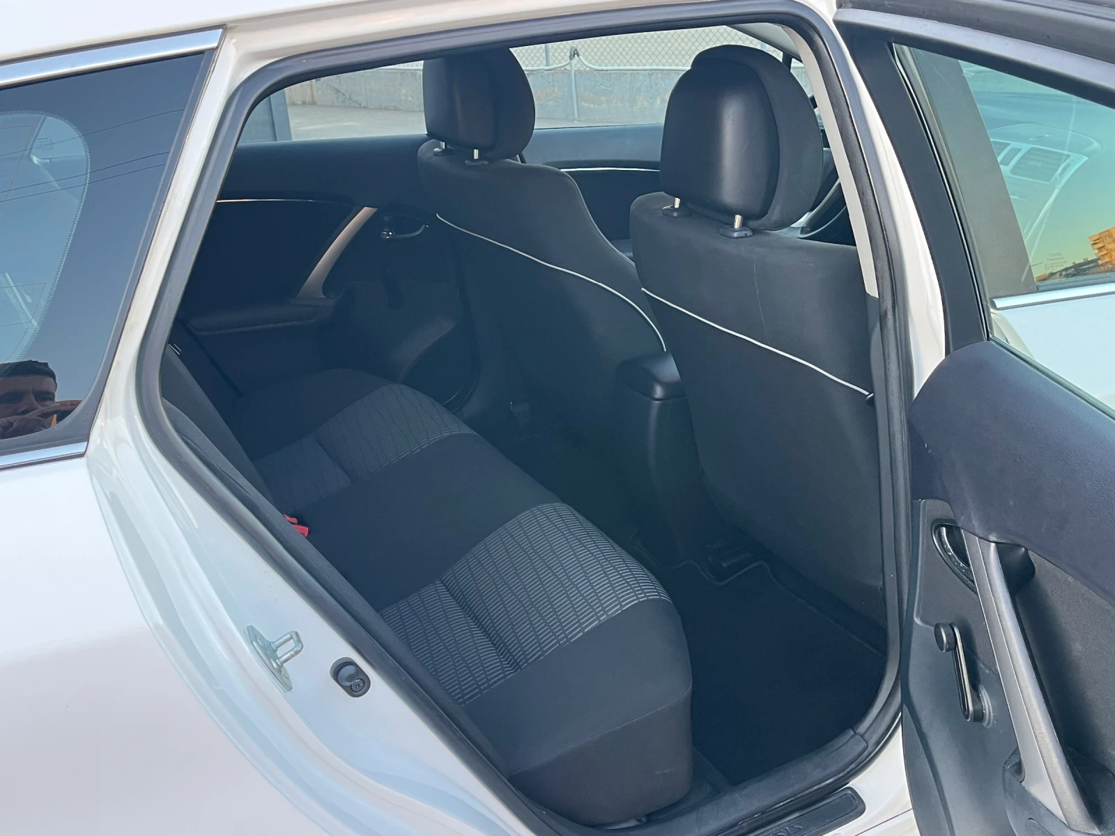 Toyota Avensis 1.8i Swiss | Mobile.bg   12