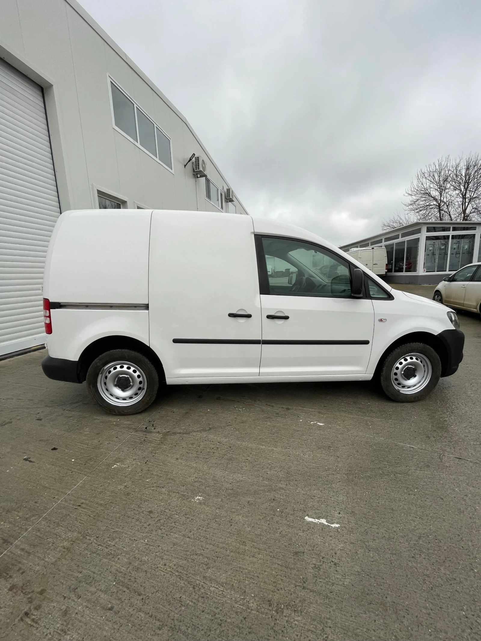 VW Caddy 1.6TDI-102к.с. - изображение 9
