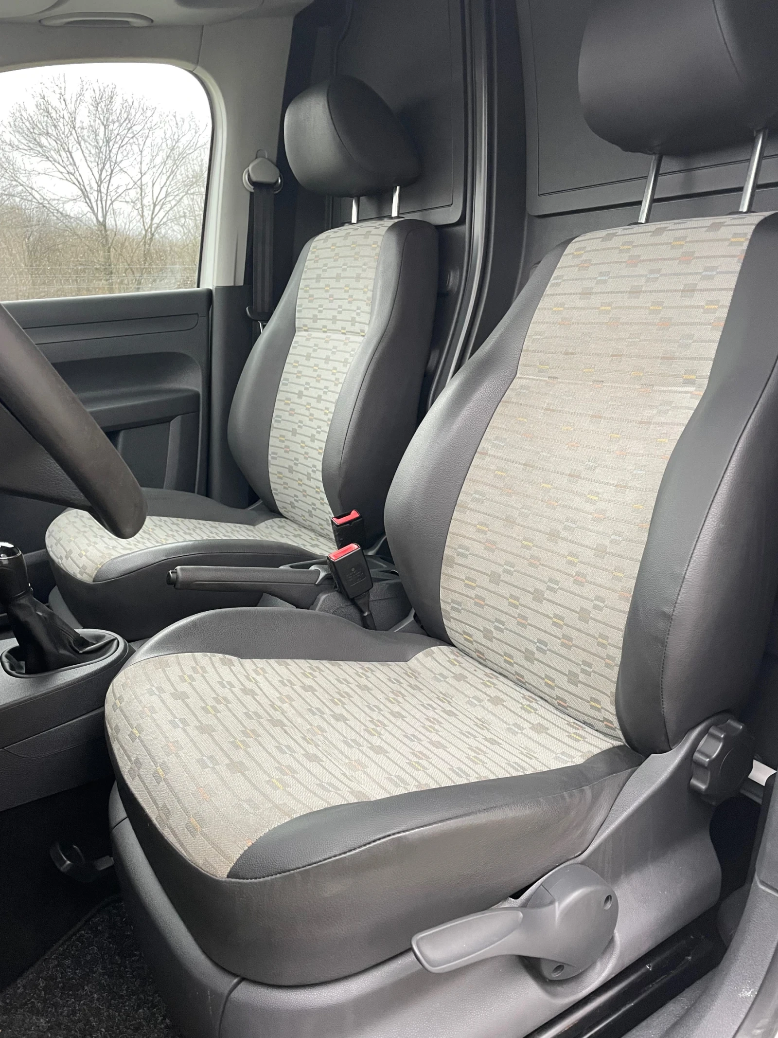 VW Caddy 1.6TDI-102�.�. | Mobile.bg � ����������� 11