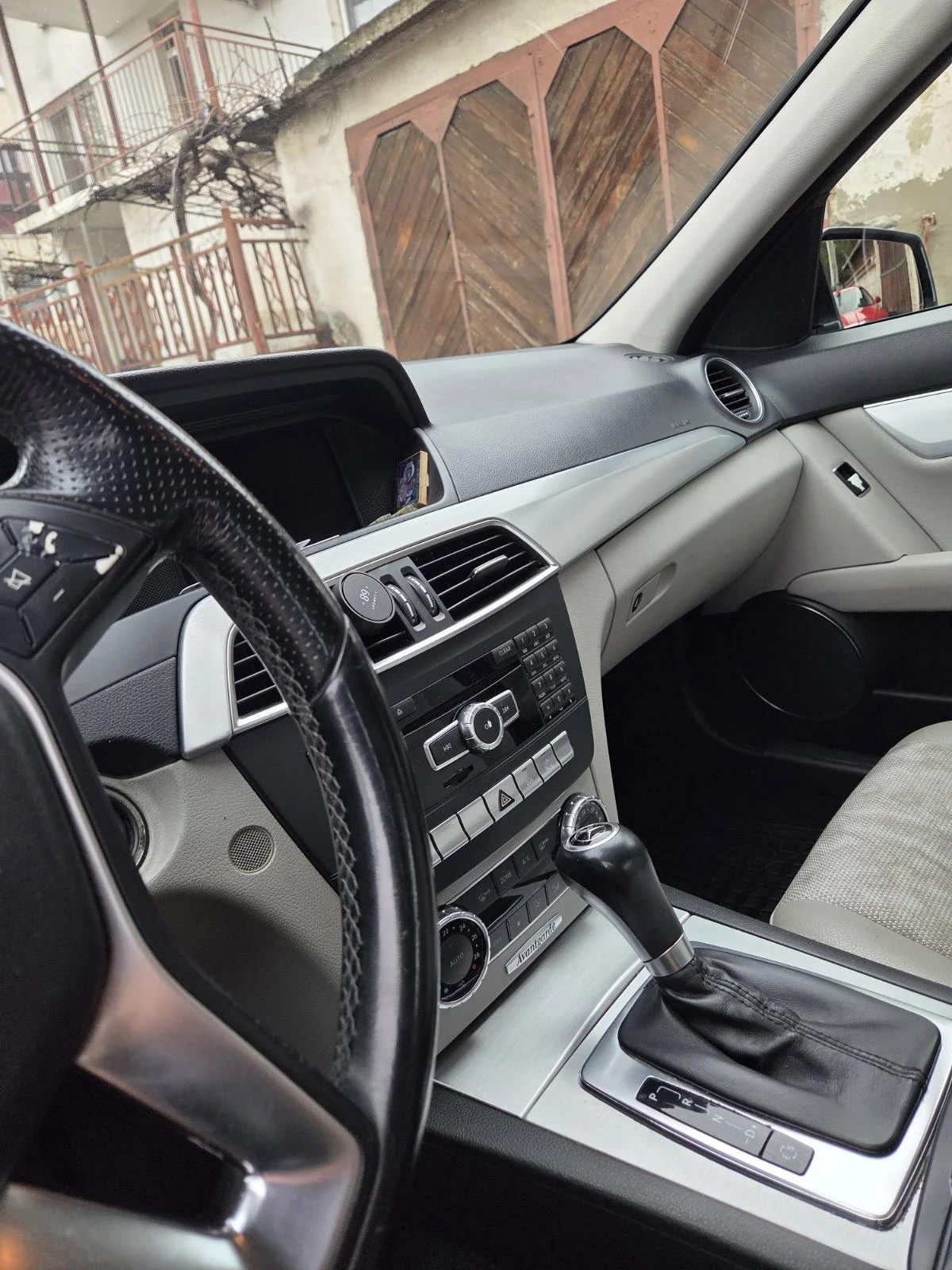 Mercedes-Benz C 220  - изображение 10