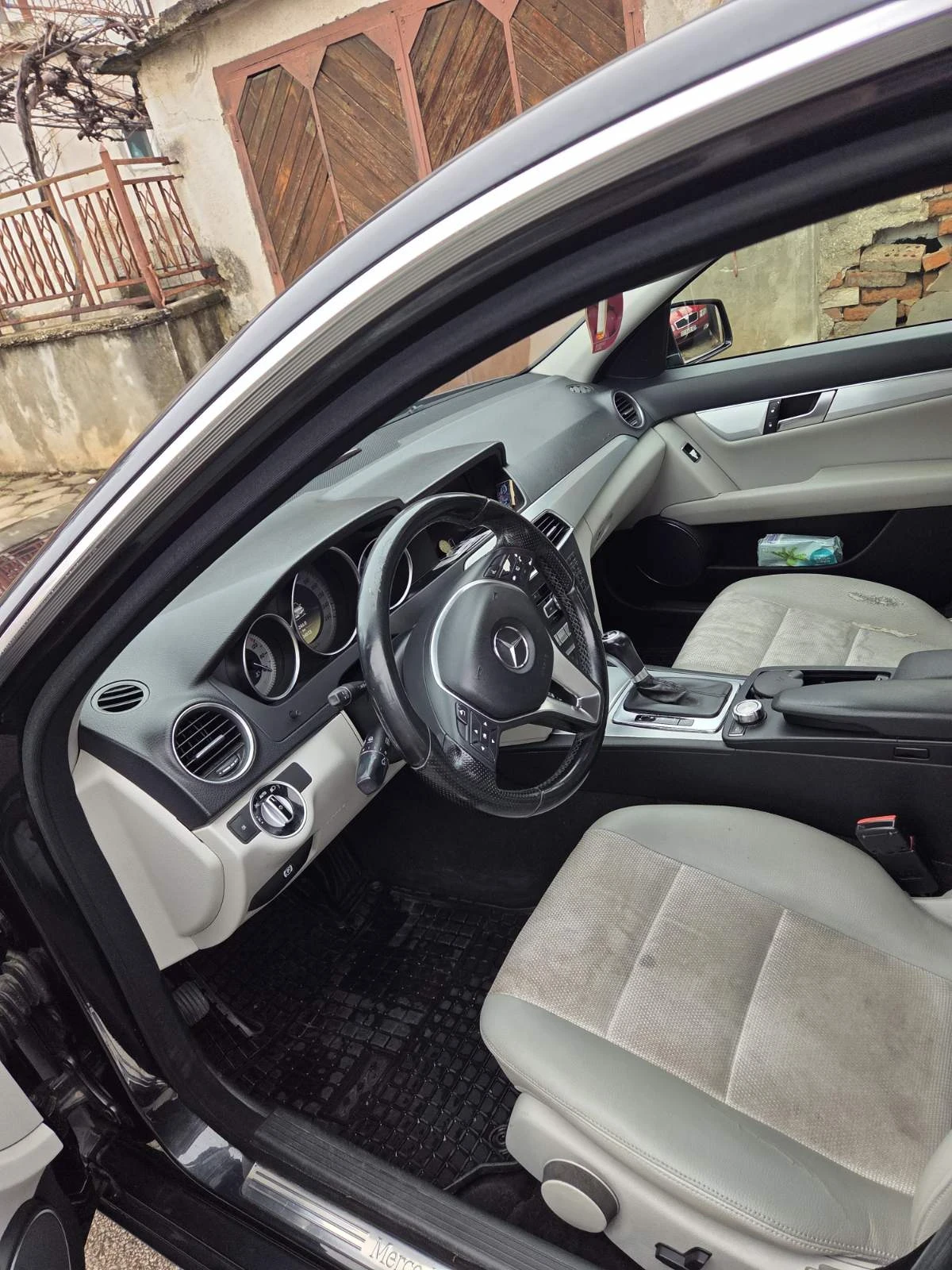 Mercedes-Benz C 220  - изображение 6