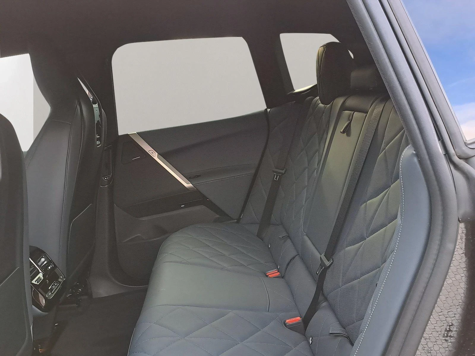 BMW iX xDrive40* SPORT PACKAGE* MEMO* H&K* �������� | Mobile.bg � ����������� 9