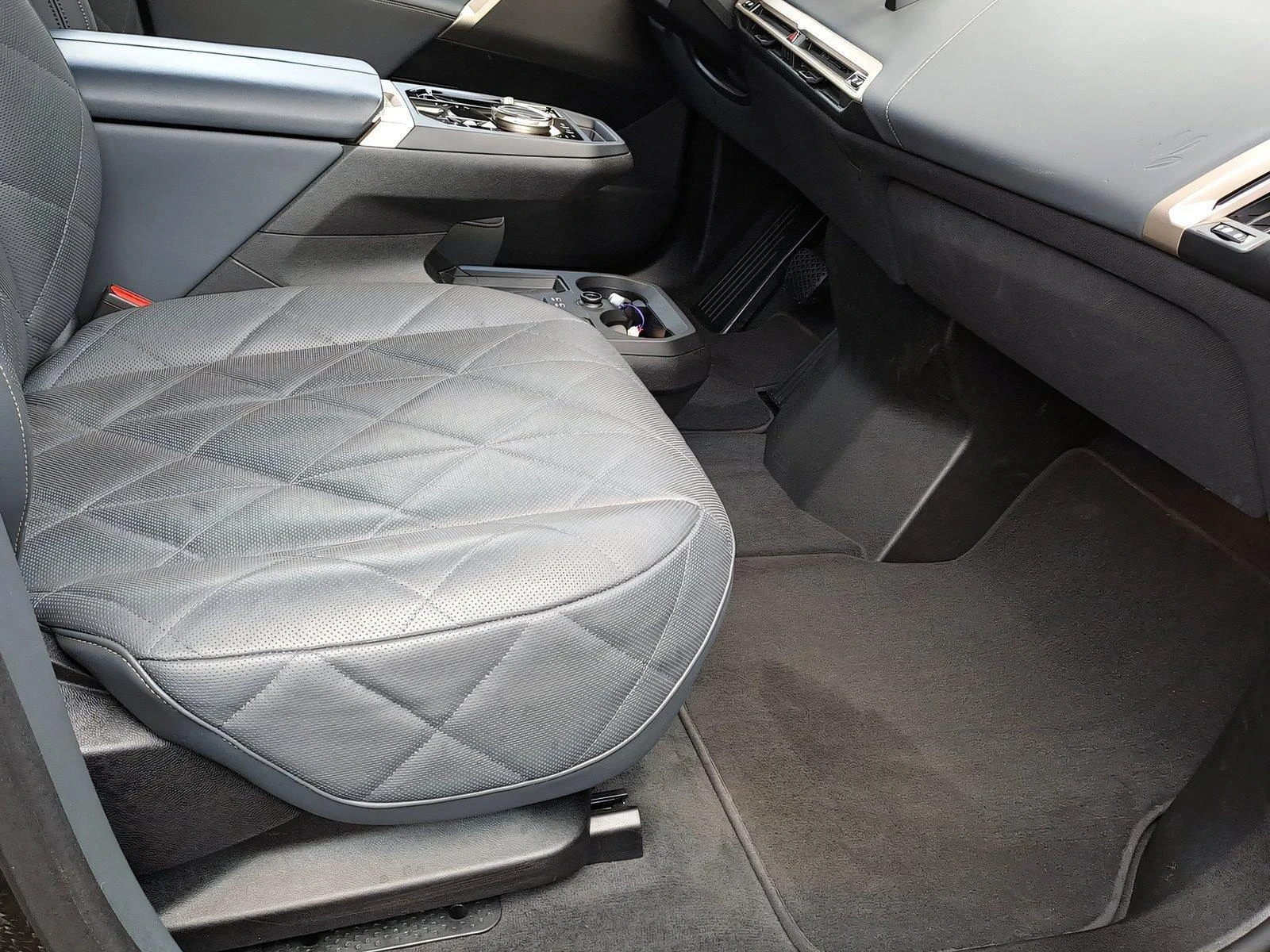 BMW iX xDrive40* SPORT PACKAGE* MEMO* H&K* �������� | Mobile.bg � ����������� 8