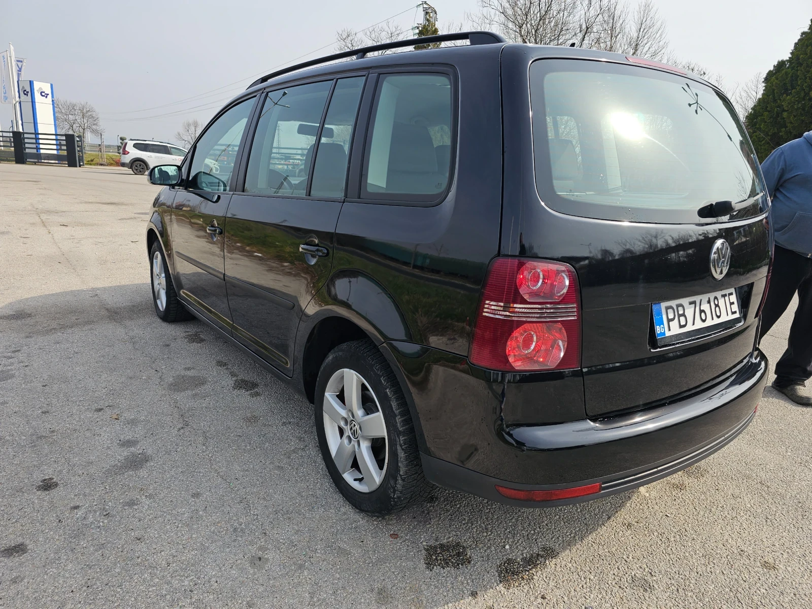 VW Touran 1.9 TDI, снимка 5 - Автомобили и джипове - 53870193