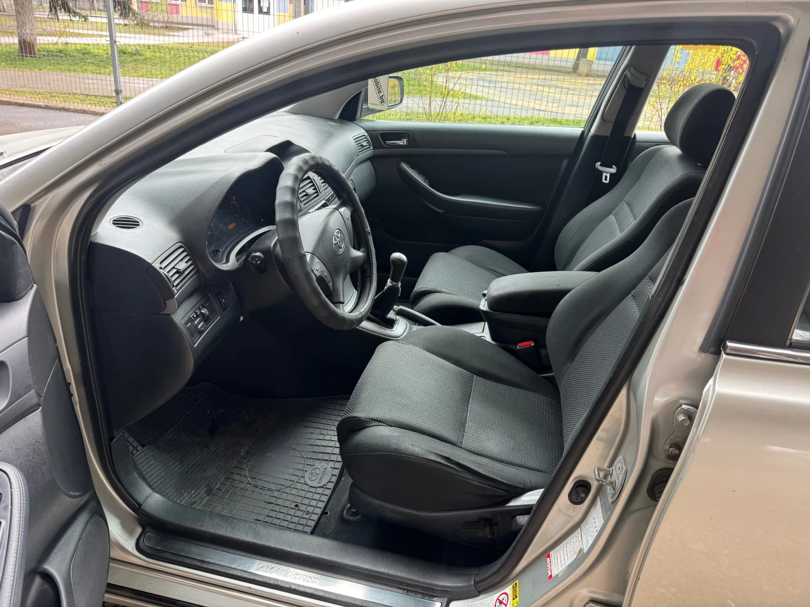 Toyota Avensis, снимка 7 - Автомобили и джипове - 54069537