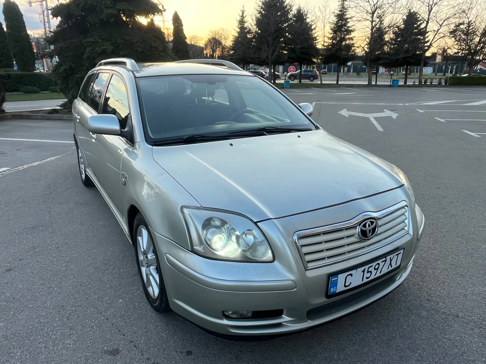 Toyota Avensis 2.0D4D, снимка 3 - Автомобили и джипове - 54069537