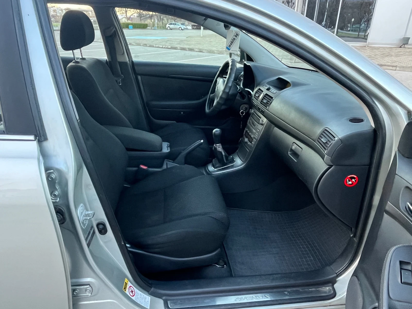 Toyota Avensis 2.0D4D, снимка 9 - Автомобили и джипове - 54069537