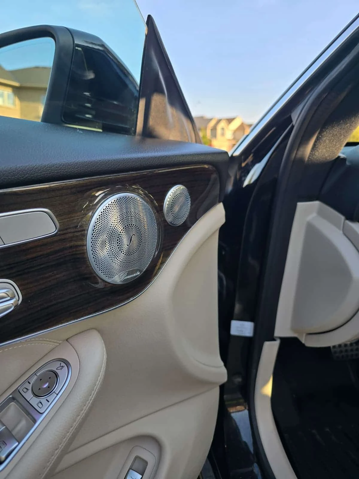 Mercedes-Benz C 300 PANO | KEYLESS | ПОДГРЕВИ | CARFAX, снимка 11 - Автомобили и джипове - 54715923