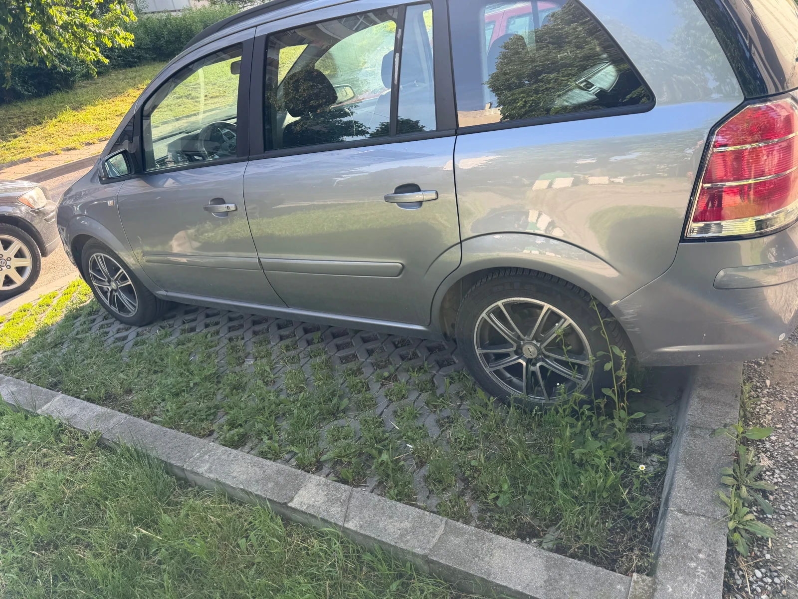 Opel Zafira B, снимка 4 - Автомобили и джипове - 54784105