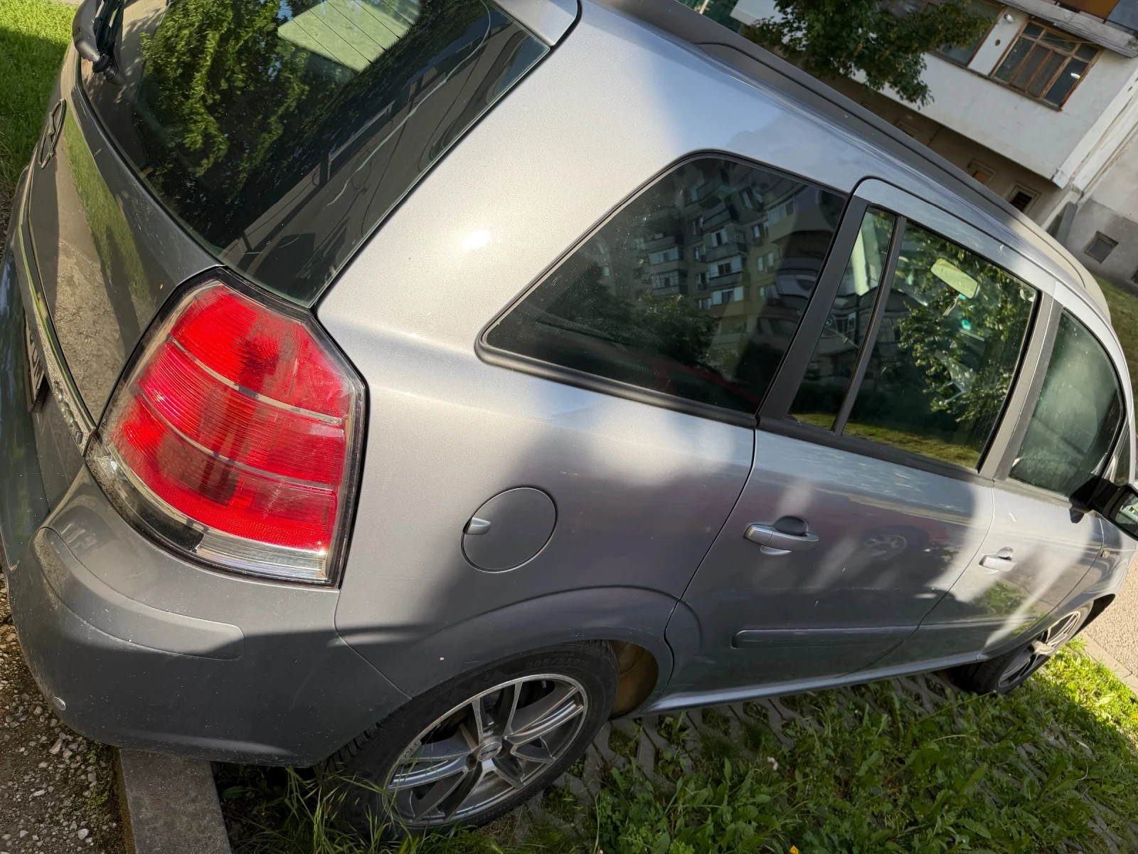 Opel Zafira B, снимка 2 - Автомобили и джипове - 54784105