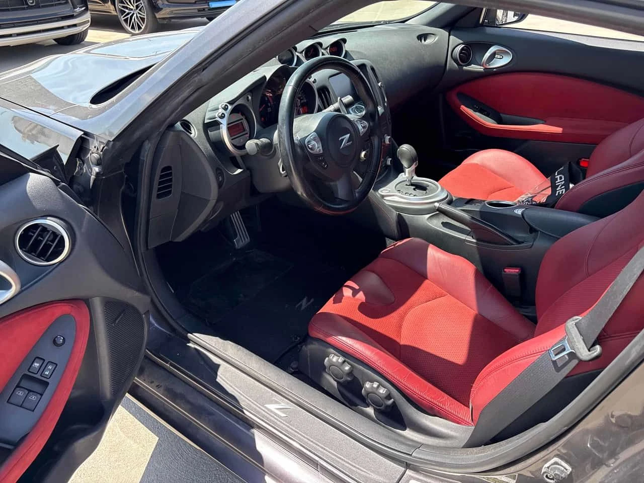 Nissan 370Z TOURING KEYLESS| ПОДГРЕВИ| 2 КЛЮЧА| КЛИП НА МОТОРА, снимка 7 - Автомобили и джипове - 54798590