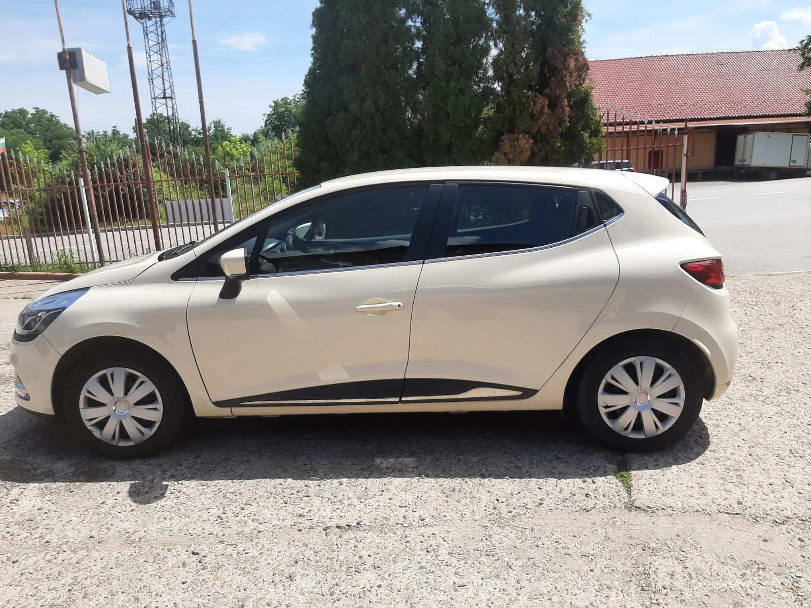 Renault Clio, снимка 2 - Автомобили и джипове - 54848395