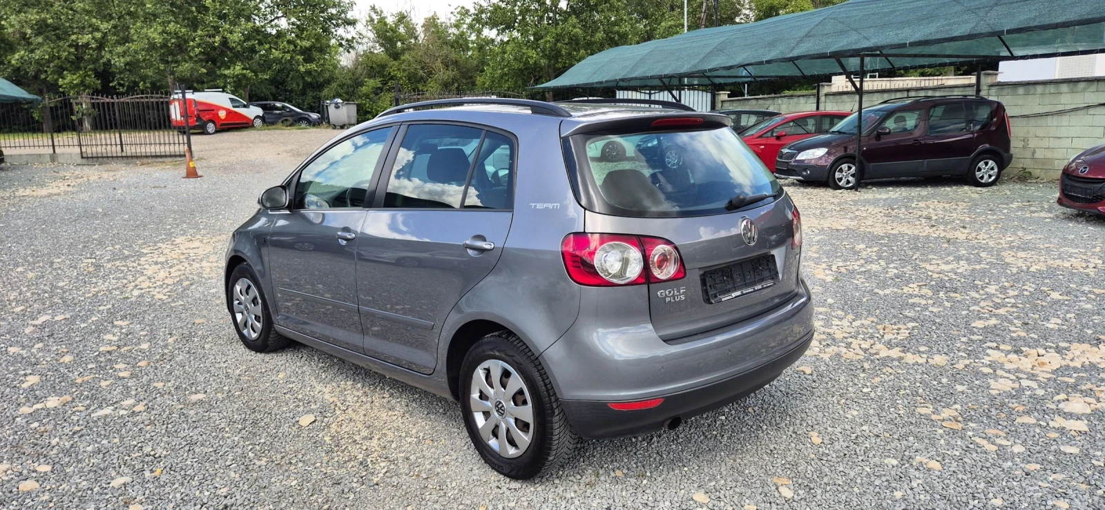 VW Golf Plus 1.6TDI, снимка 7 - Автомобили и джипове - 54965942